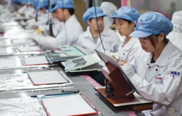 Apple улучшает условия труда для работников