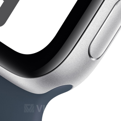 Часы Apple Watch SE 2023 40 мм,  корпус из алюминия серебристого цвета, спортивный ремешок S/M цвета «Грозовой Синий» (для других стран)