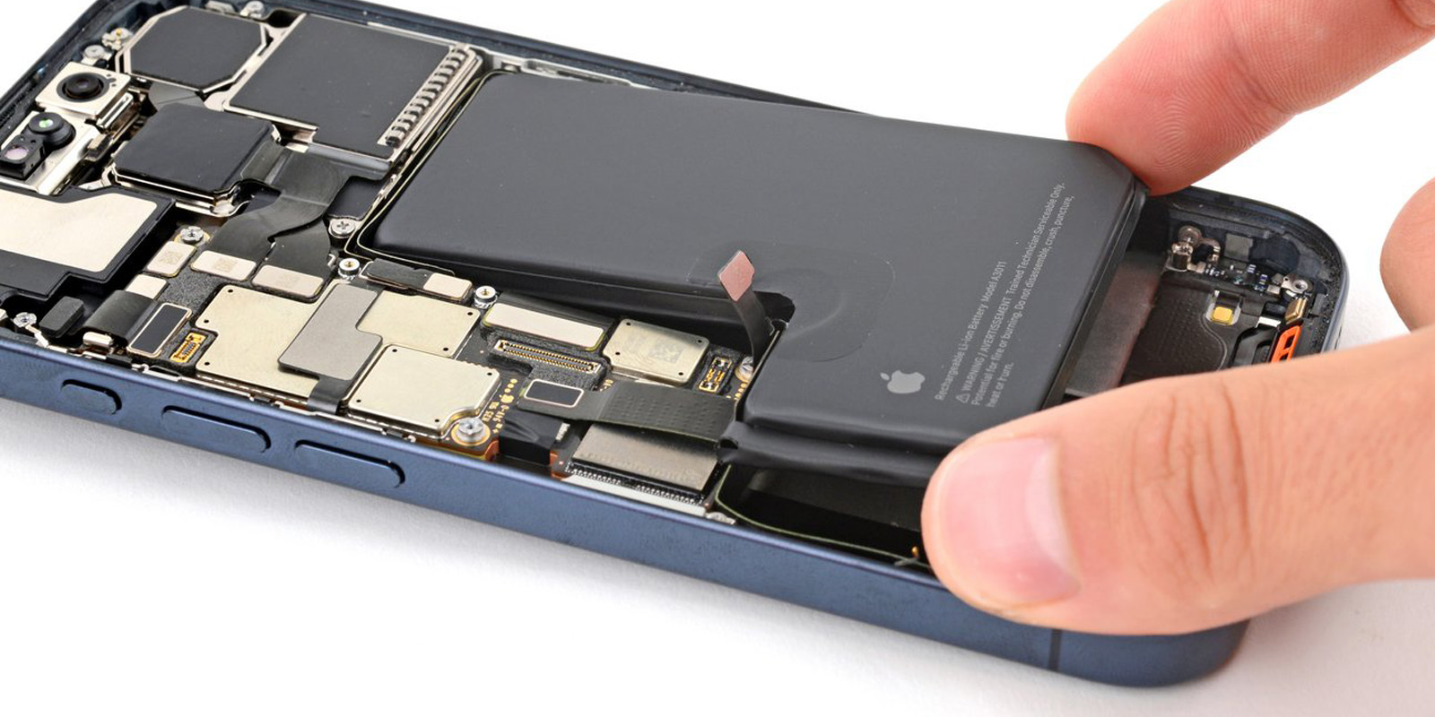 Долго заряжается и не держит заряд iPhone 15 Pro